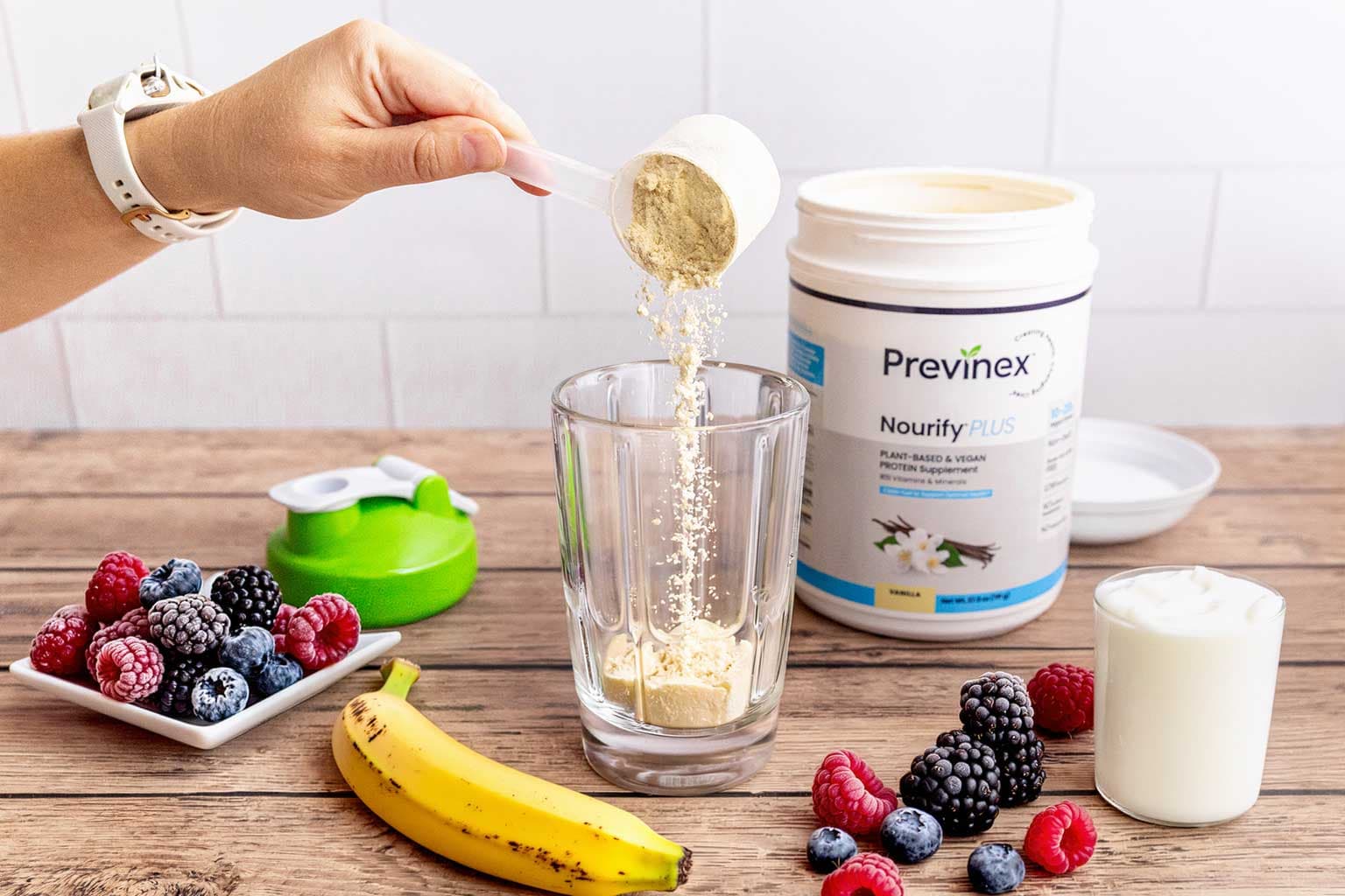 High-Protein Berry Smoothie Recipe (35+ grams of protein)