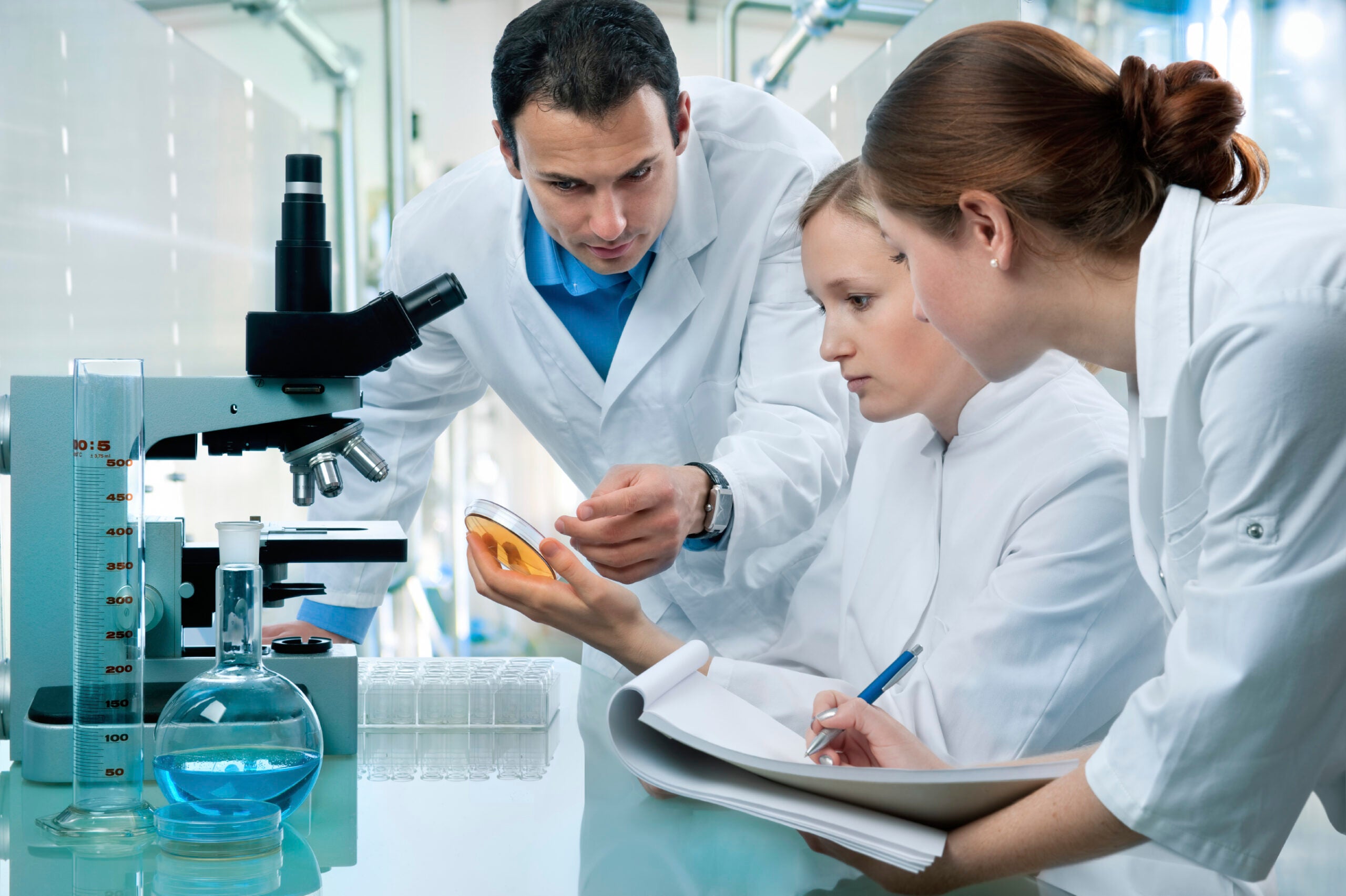 Raw Material Testing and Why You Should Only Take Supplements That Do It?